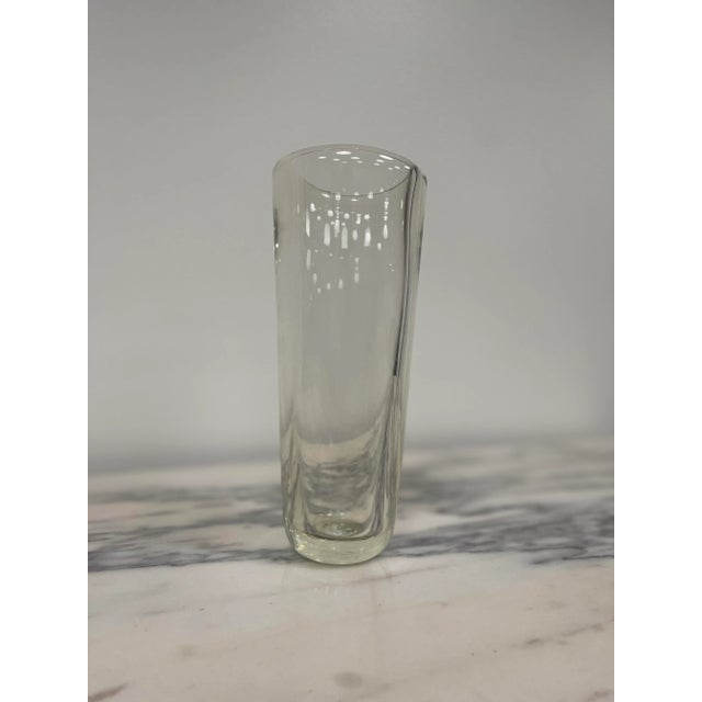 1980s Slightly Yellow Hued Blown Glass Vase For Sale In Little Rock - Image 6 of 8