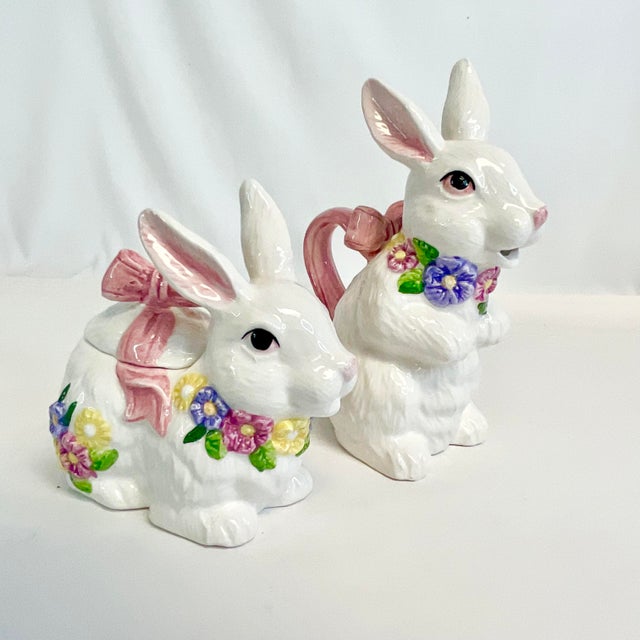 Figurative Mid-Century Trompe L’Oeil Hollywood Regency Majolica Bunny Creamer and Sugar Bowl - A Pair, Easter For Sale - Image 3 of 11
