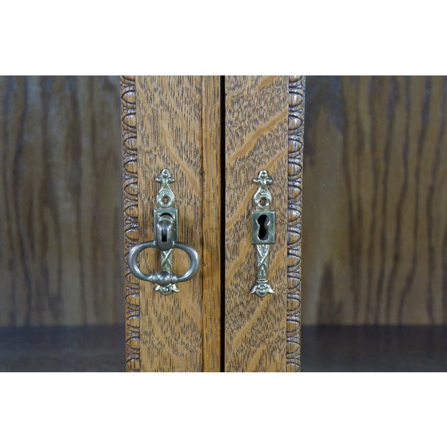 Late 19th Century Antique American Renaissance Revival Quartersawn Oak Bookcase Display Cabinet For Sale - Image 5 of 18