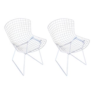 White Wire Side Chair Atributed to Harry Bertoia for Knoll, Pair Circa 1952 For Sale