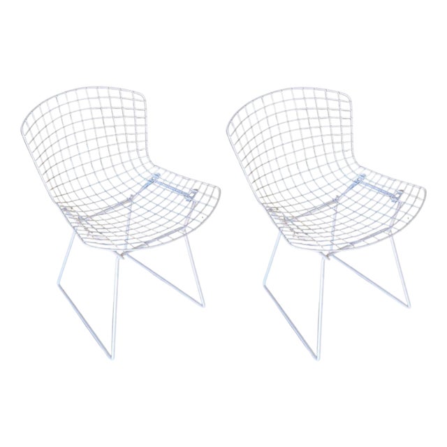 White Wire Side Chair Atributed to Harry Bertoia for Knoll, Pair Circa 1952 For Sale