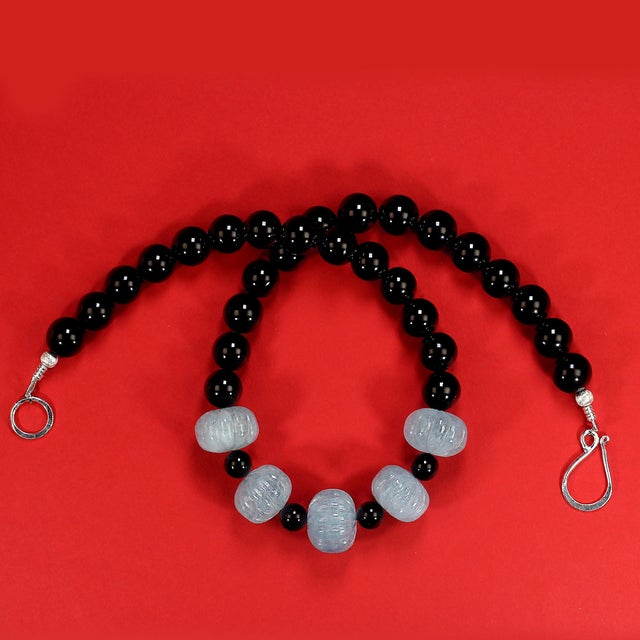 Traditional Ajd 19 Inch Aquamarine and Black Onyx Necklace For Sale - Image 3 of 5