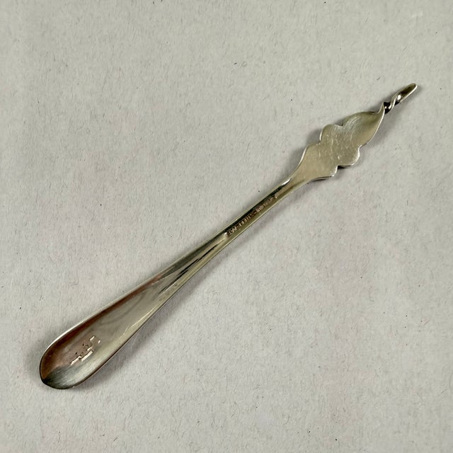 Silver 1930s Stieff Sterling Silver Corsage Repoussé Pattern Butter Pick For Sale - Image 8 of 11