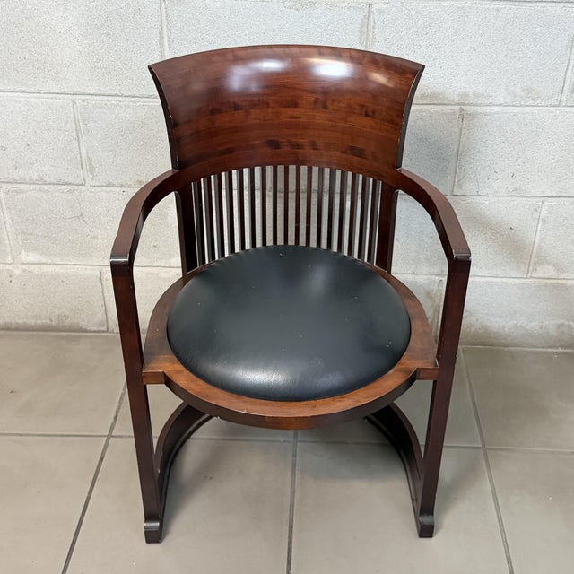 Wood Barrel Chair in Wood and Black Leather by Frank Lloyd Wright for Cassina, 1940s For Sale - Image 7 of 16