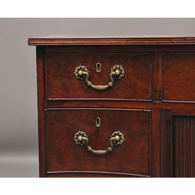 Early 19th Century Mahogany Chest of Drawers, 1810 For Sale - Image 9 of 14