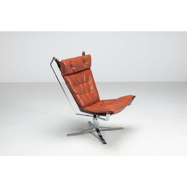 An iconic “Falcon” lounge chair designed by Sigurd Ressell and produced by Vatne Møbler in Norway during the 1970s. The...