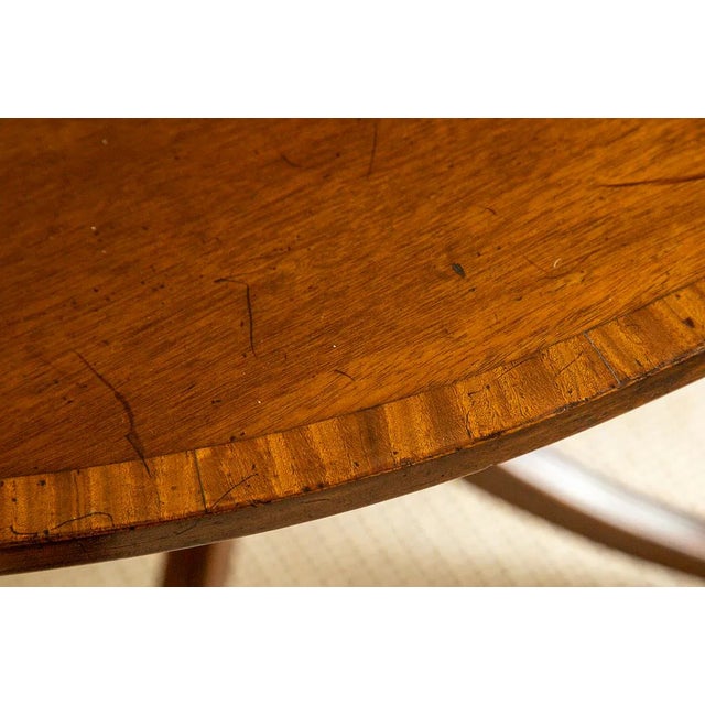 Late 19th Century English Regency Style Mahogany Oval Pedestal Dining Table With Banded Top For Sale In Raleigh - Image 6 of 11