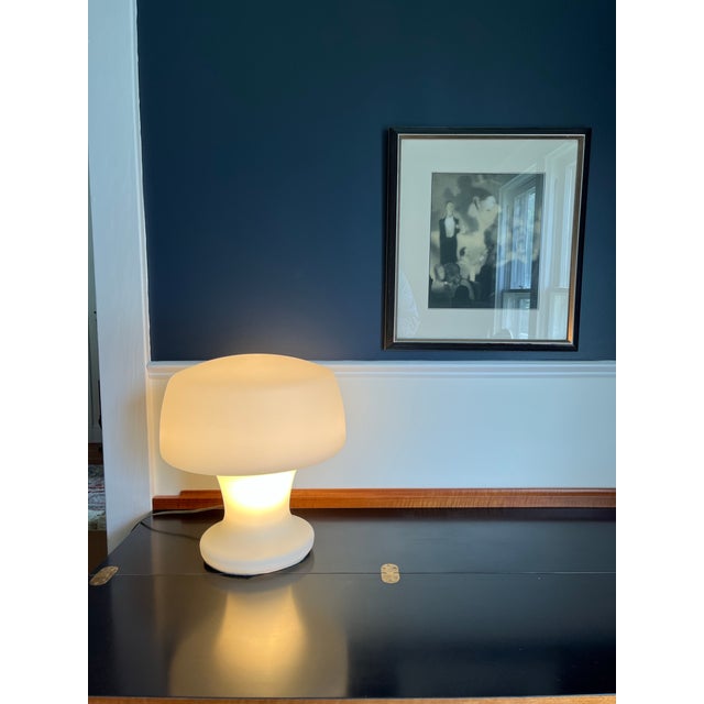 White 1960s Mid-Century Modern Laurel "Mushroom" Table Lamp in Frosted White Milk Glass For Sale - Image 8 of 8