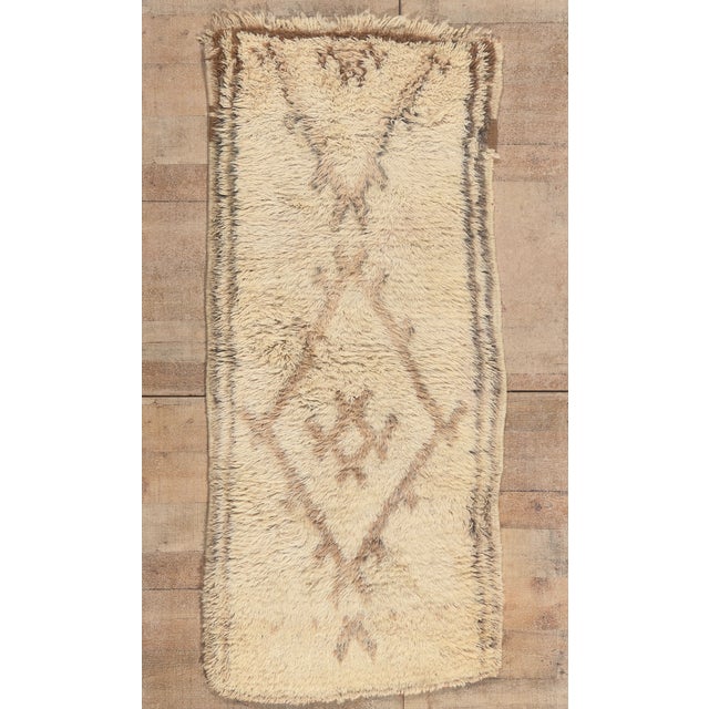 Vintage Azilal Moroccan Rug, 02'09 X 06'00 For Sale - Image 10 of 10