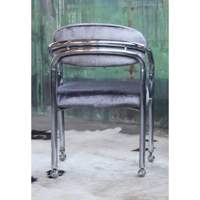 Mid-Century Modern PostModern Chrome Tubular Armchair in Grey Velvet on Casters For Sale - Image 3 of 13