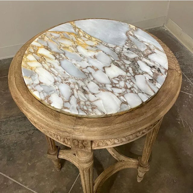 Camel 19th Century French Louis XVI Round Marble Top End Table in Stripped Oak For Sale - Image 8 of 12