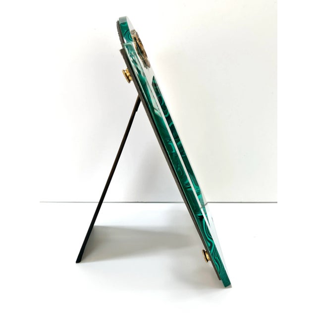 Vintage Malachite Pattern Picture Frame With Brass Medallion – Hollywood Regency Style For Sale In Louisville - Image 6 of 8