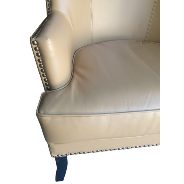 A Pair of Elegant Mid-Century Leather Butterfly Wingback Chairs by Williams-Sonoma. For Sale In Raleigh - Image 6 of 11