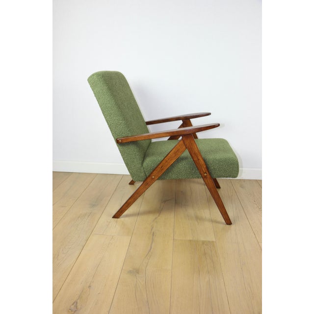 Wood Vintage B-310 Var Armchair in Green Boucle, 1970s For Sale - Image 7 of 10