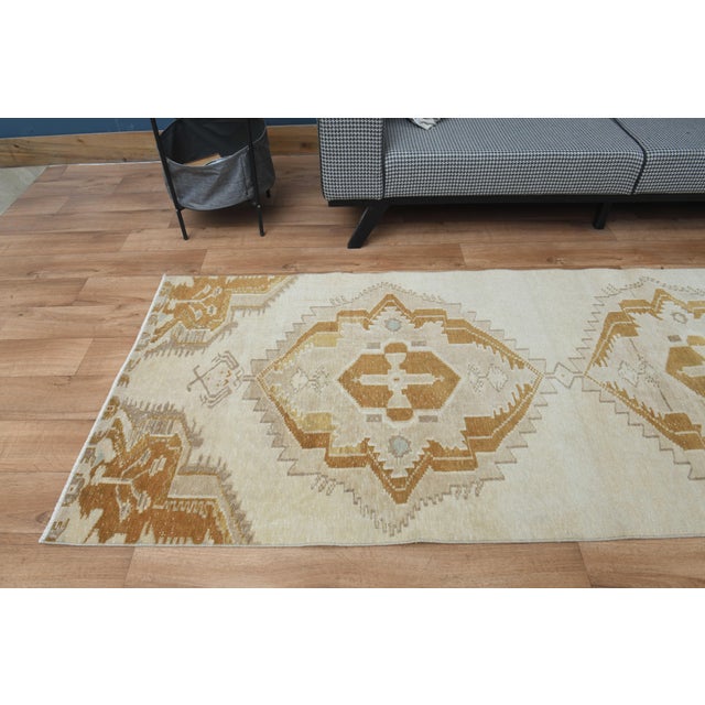 1970s Vintage Handmade Wool Cotton Turkish Beige Area Rug For Sale - Image 9 of 11