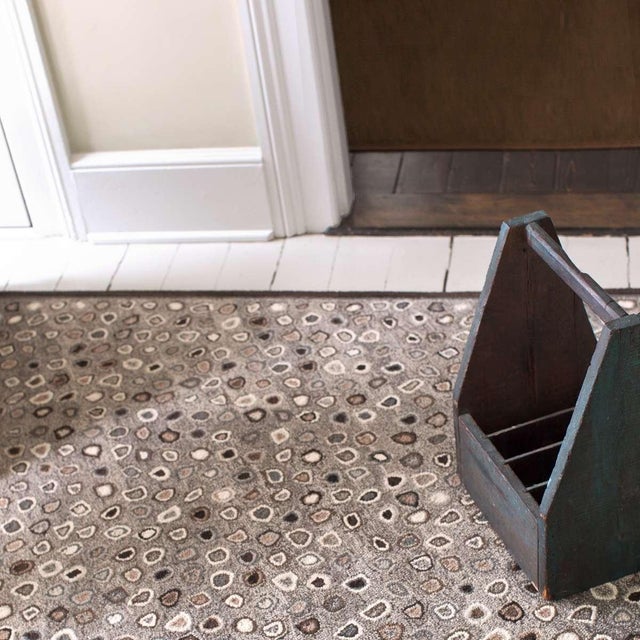 2020s Dash & Albert by Annie Selke Cat's Paw Grey Micro Hooked Wool Rug, 7' 6" x 9' 6" For Sale - Image 5 of 6