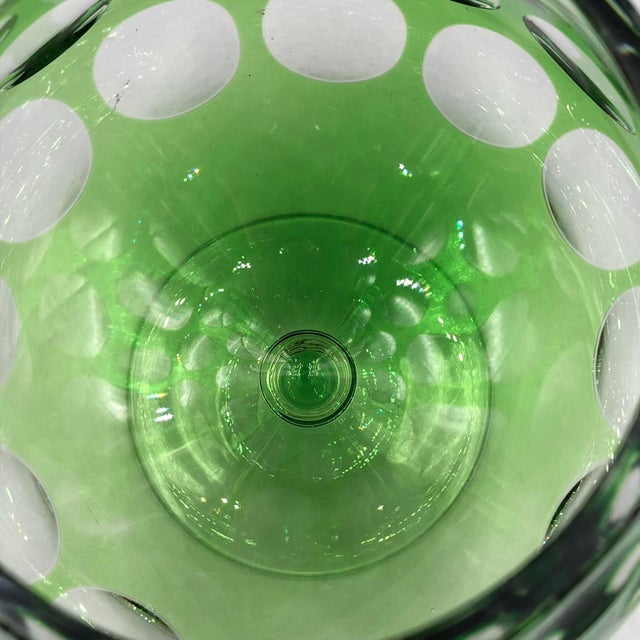 Mid-Century Modern Faceted Vase in Emerald Green attributed to a design by Karel Wünsch for Nový Bor, Bohemia, 1960s For Sale - Image 9 of 15