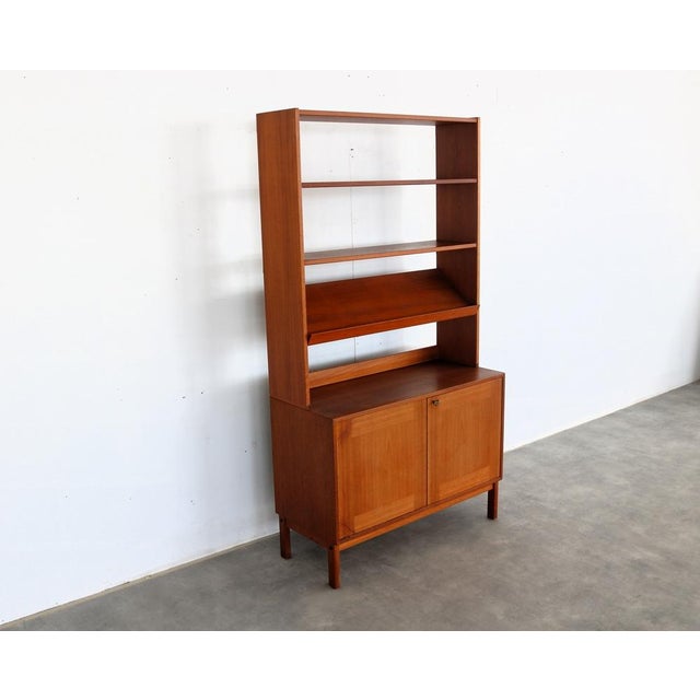 Vintage Bookcase in Teak, Sweden, 1960s, in Good conditions. Designed 1960 to 1969