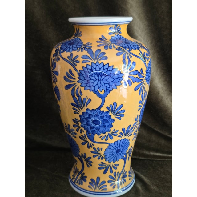 Vintage Chinese Yellow Ground & Cobalt Blue Chrysanthemum Baluster Vases - A Pair For Sale - Image 4 of 10