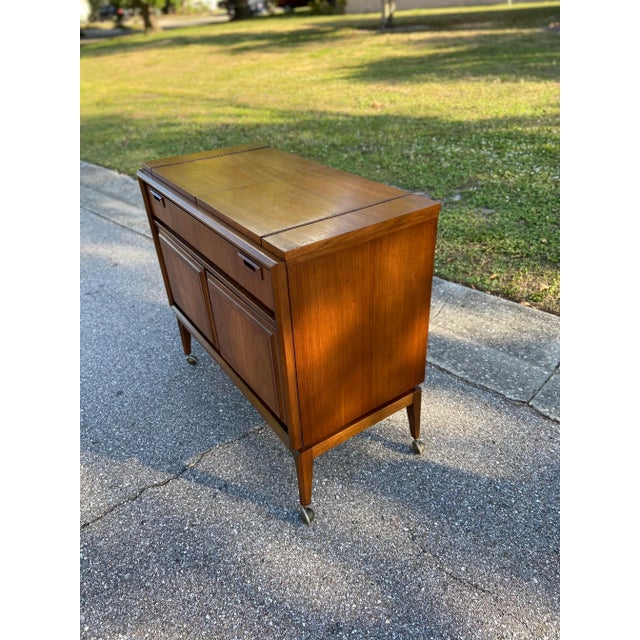 Fold-Out Dry Bar or Console Table on Casters | Mid Century Modern For Sale - Image 9 of 12