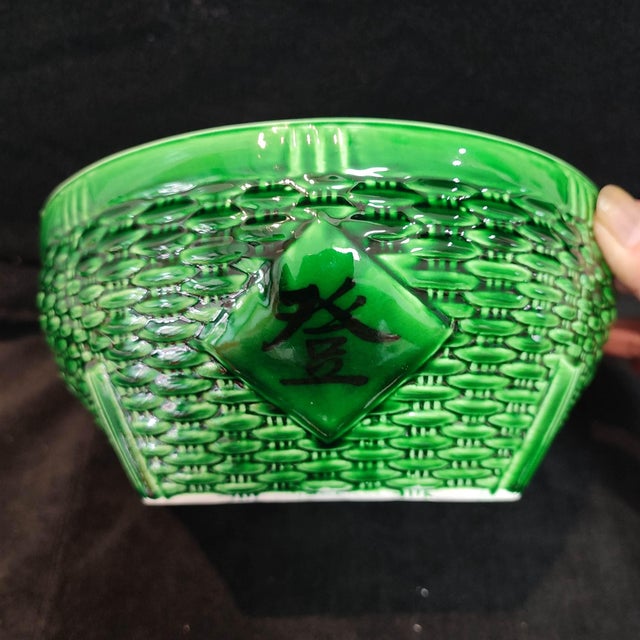 Chinese Old Ceramic Pot,Hongzhi Marked Green Glaze Porcelain Bowl Hand Carving For Sale - Image 10 of 12