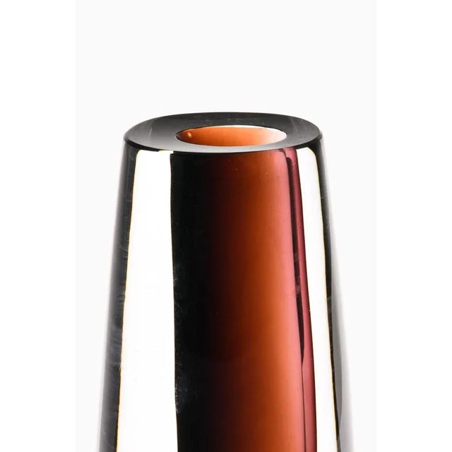 Ice Cream Vase in Brown by Vicke Lindstrand, 1960s For Sale - Image 3 of 5