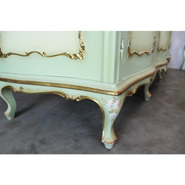 Venetian Baroque Green Lacquered Hand-Painted Floral Three-Door Wardrobe, 1950s For Sale - Image 11 of 17