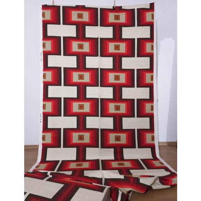 The bale has 10 meters, unused fabric