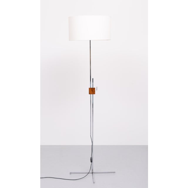 Mid-Century Modern Adjustable Chrome Walnut Floor Lamp by Hans Eichenberger, 1950s For Sale - Image 6 of 10