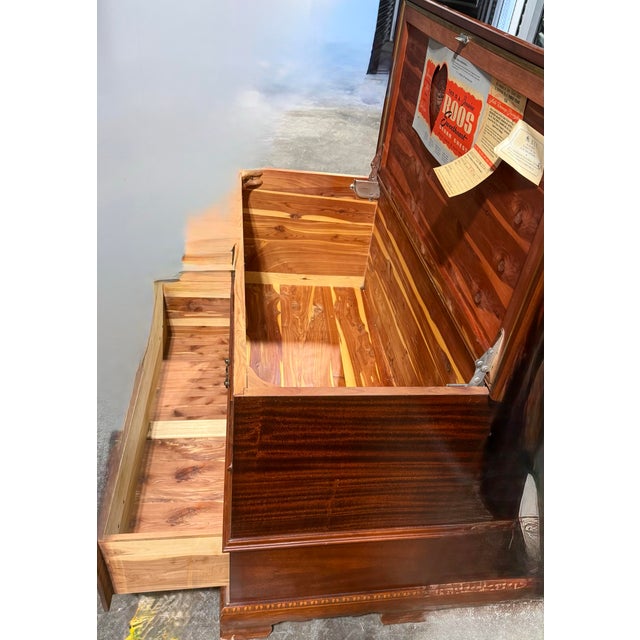 Mid-Century Modern Mid 20th Century Roos Sweetheart Cedar Chest For Sale - Image 3 of 12