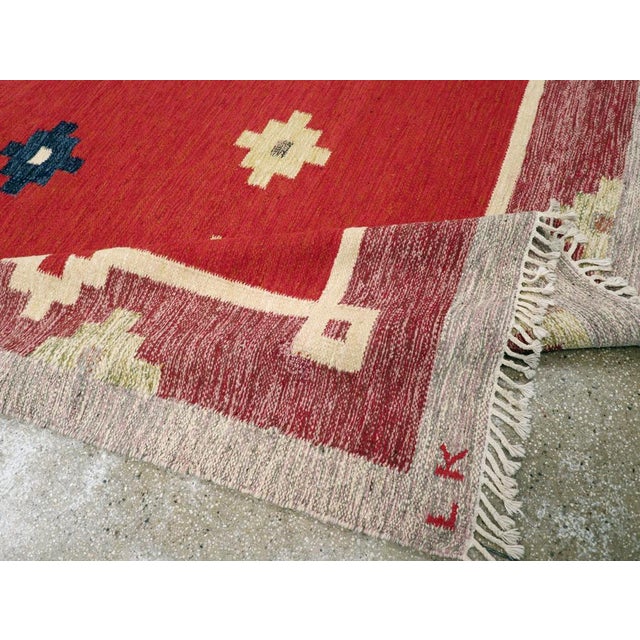 Textile Galerie Shabab Collection Mid-20th Century Swedish Flatweave Kilim Room Size Rug For Sale - Image 7 of 8