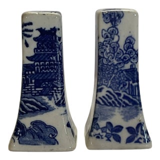 Late 19th Century House of Blue Willow Salt & Pepper Shakers For Sale
