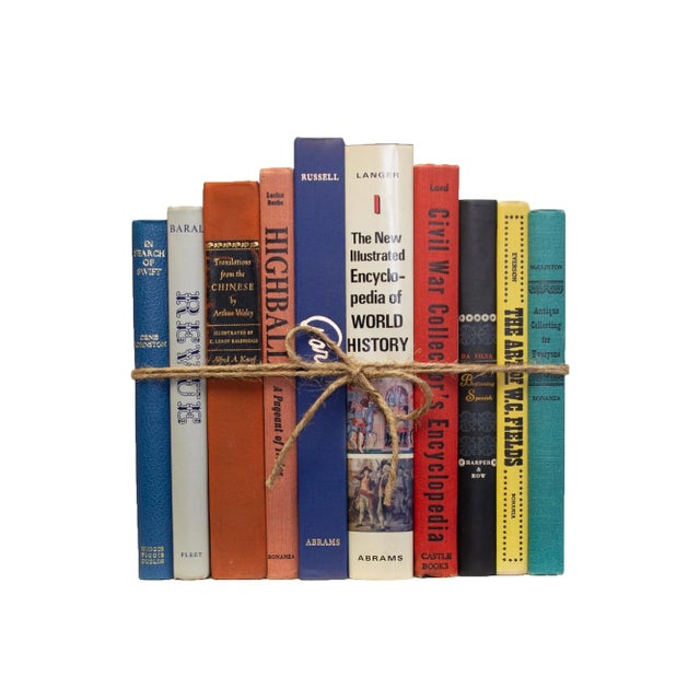 One linear foot of authentic vintage titles published 1920-1985. A delightful blend of titles on art, literature,...