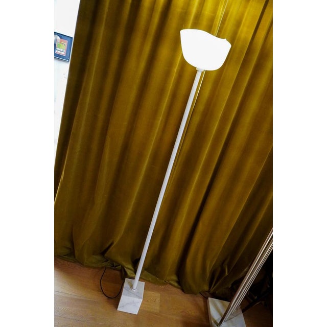 Postmodern Tricorno Floor Lamp in Opaline Glass by Ludovico Diaz De Santillana for Venini, 1980s For Sale - Image 3 of 12