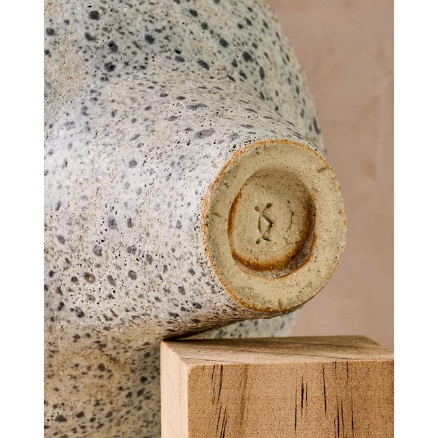 Sculptural "Lydion Granito" Stoneware Vase by Canoa Lab for TRNK in Speckled Gray For Sale In Baltimore - Image 6 of 10