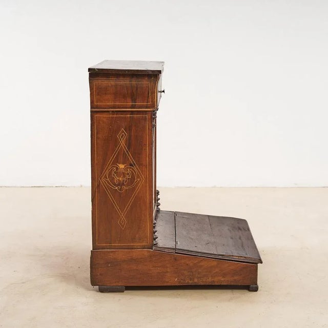 Kneeler in Threaded Walnut, 1800s For Sale - Image 4 of 6