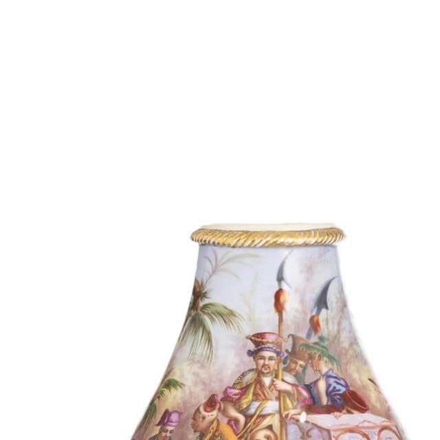 Porcelain - Pair of large vases - 19th century. Made of 19th-century European porcelain, polychrome and gilded decoration...