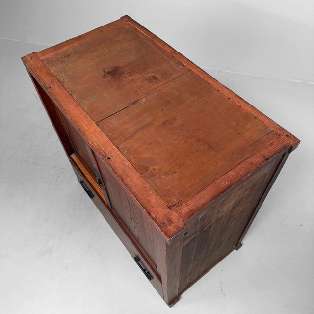 Japanese Tansu Storage Chest with Sliding Doors and Drawer, 1910s For Sale - Image 15 of 18