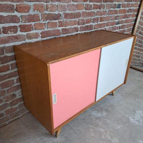 Vintage Sideboard – Modernist Elegance and Versatility