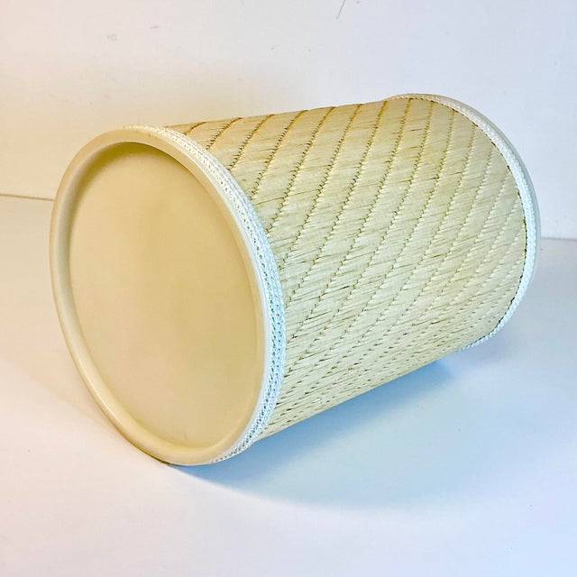 1960s Vintage Boho Chic Coastal Raffia Wrapped Wastebasket. For Sale - Image 11 of 12