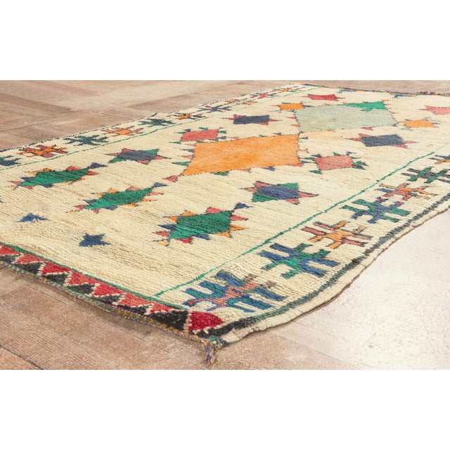 Ivory Vintage Azilal Moroccan Rug, 05'02 X 08'09 For Sale - Image 8 of 10