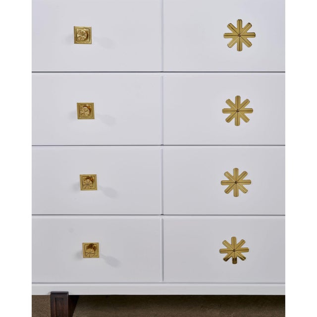 Tommi Parzinger, Double Commode, White Lacquer, Brass, Usa, 1950s For Sale - Image 11 of 13