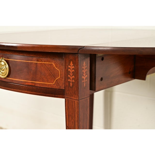 Baker Furniture Historic Charleston Georgian Inlaid Flame Mahogany Drop Leaf Pembroke Side Table For Sale - Image 11 of 17