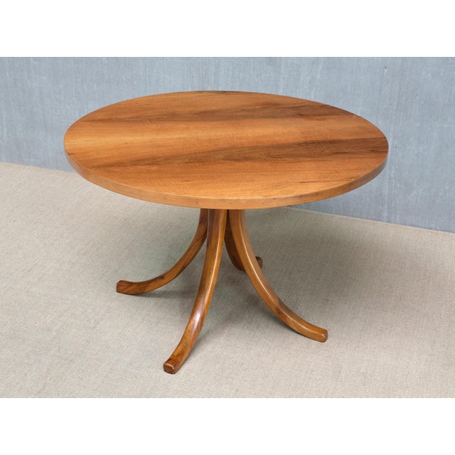 Sculptural Round Dining Table in Walnut by Osvaldo Borsani for Atelier Borsani Varedo, 1945 For Sale - Image 10 of 15