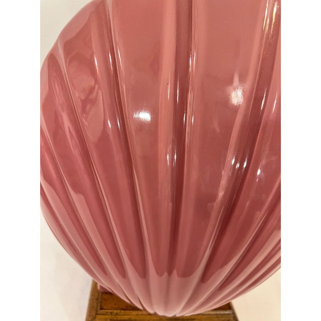 Art Deco Vintage Coastal Palm Beach Regency Reverse Painted Pink Glass Shell Lamp on Wooden Base For Sale - Image 3 of 9