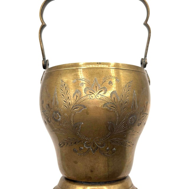 1900s Late Victorian Hand Etched Floral Brass Ice Bucket W/ Whimsical Handle For Sale In Los Angeles - Image 6 of 12