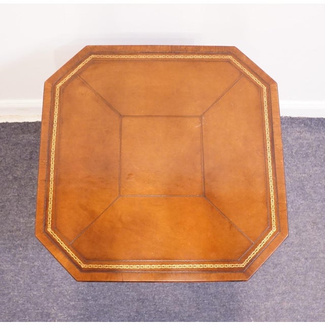 Heritage Furniture Solid Mahogany Traditional Federal Style 25" Square Tiered Accent Table W. Tooled Leather Top 135 For Sale In Kansas City - Image 6 of 10