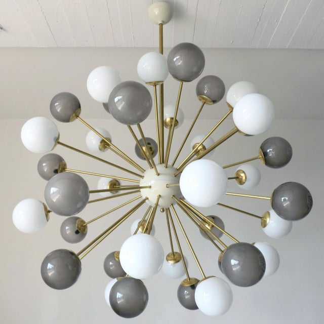 Italian 21st Century Nova Polished Brass Mix Gray White Murano Sputnik Chandelier by Fabio LTD For Sale - Image 3 of 5