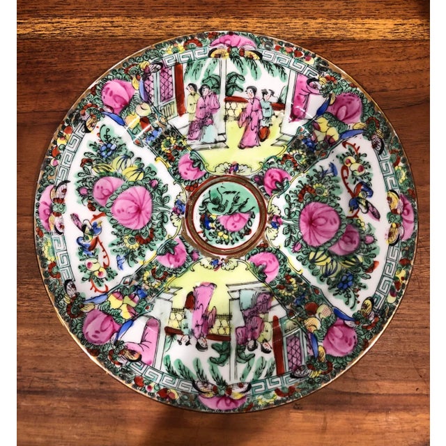 Chinoiserie 19th Century Vintage Chinese Export Rose Medallion Porcelain Plate For Sale - Image 3 of 10