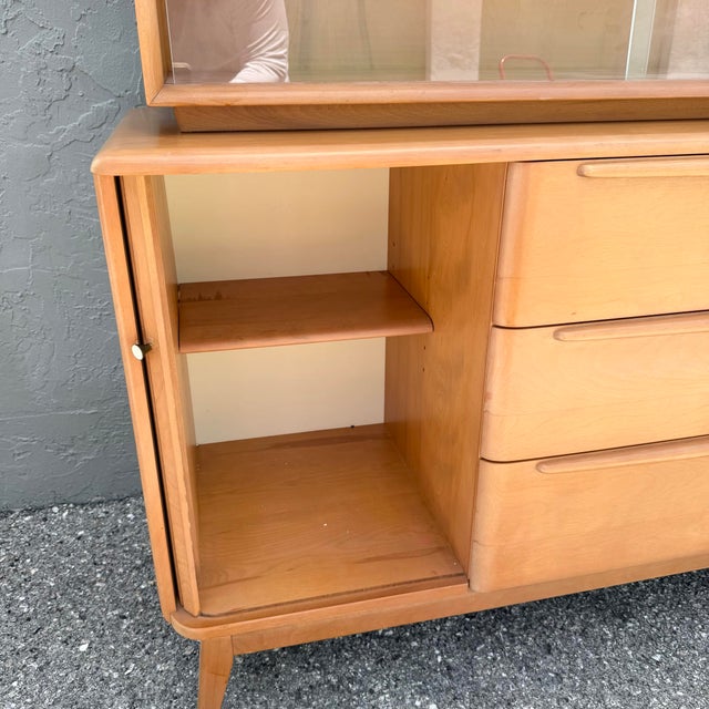 Heywood-Wakefield Mid-Century Maple Tambour Door Credenza and Hutch For Sale - Image 9 of 12